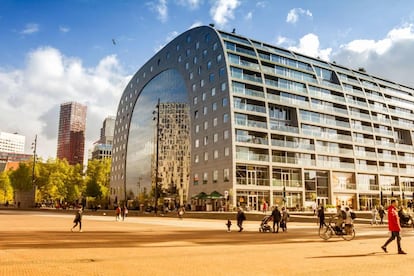 Exterior del Markthal, en Róterdam (Países Bajos).