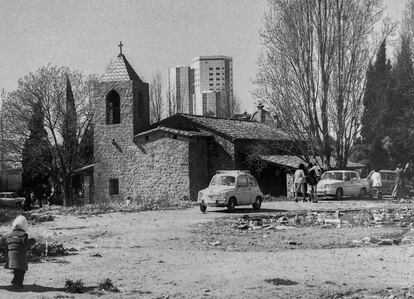 Els que es van comprar un pis fa mig segle segueixen al barri. fons documental hospital de bellvitge.