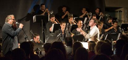 La IVAM Jazz Big Band durante su actuación, bajo la dirección de Ramón Cardo.