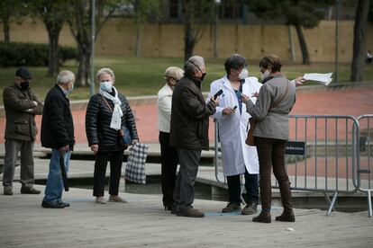 Vacunación de septuagenarios con la el fármaco de Pfizer, el 14 de abril en el Parque Tecnológico de Barcelona Activa.