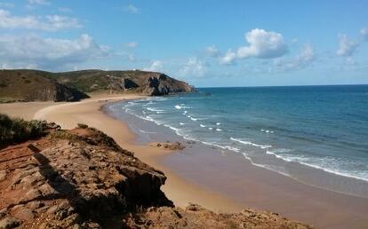 Playa do Amado, en la Costa Vicentina, en el Algarve (Portugal).