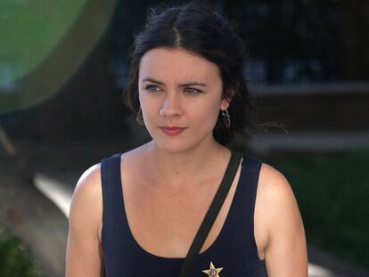 Camila Vallejo, vicepresidenta de la Federación de Estudiantes de Chile, acude a un acto del presidente de la organización, Gabriel Boric, en Santiago.