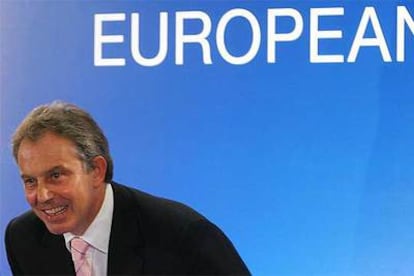 El primer ministro británico, Tony Blair, en la conferencia de prensa que puso fin a la cumbre de Bruselas.