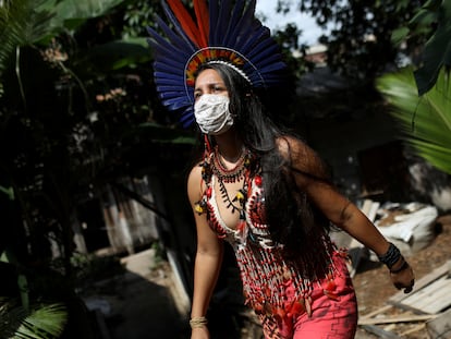 Samela Satere-Mawe, estudiante de biología y activista indígena de Manaus, Brasil.