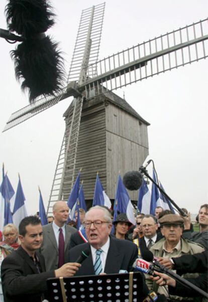 Le Pen en el escenario de la batalla de Valmy.