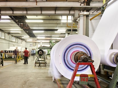 Interior de la fábrica de Barcelona, donde Texia realiza la producción de textiles y acabados.