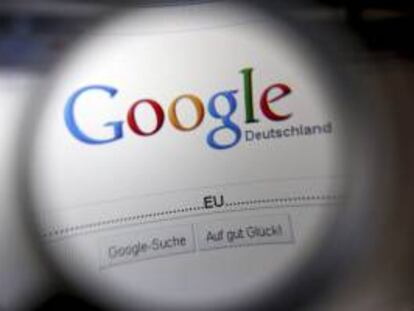 Google considera que "los programas de vigilancia del gobierno deberían operar bajo un marco legal regulado, delimitado, transparente y sujeto a supervisión", afirmó la vicepresidenta de Políticas Públicas de la empresa, Susan Molinari. EFE/Archivo