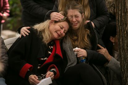 Familiares y amigos lloraban este martes en Haifa (Israel) durante el funeral del sargento mayor Matan Lazar, que ha muerto en el sur de Gaza.