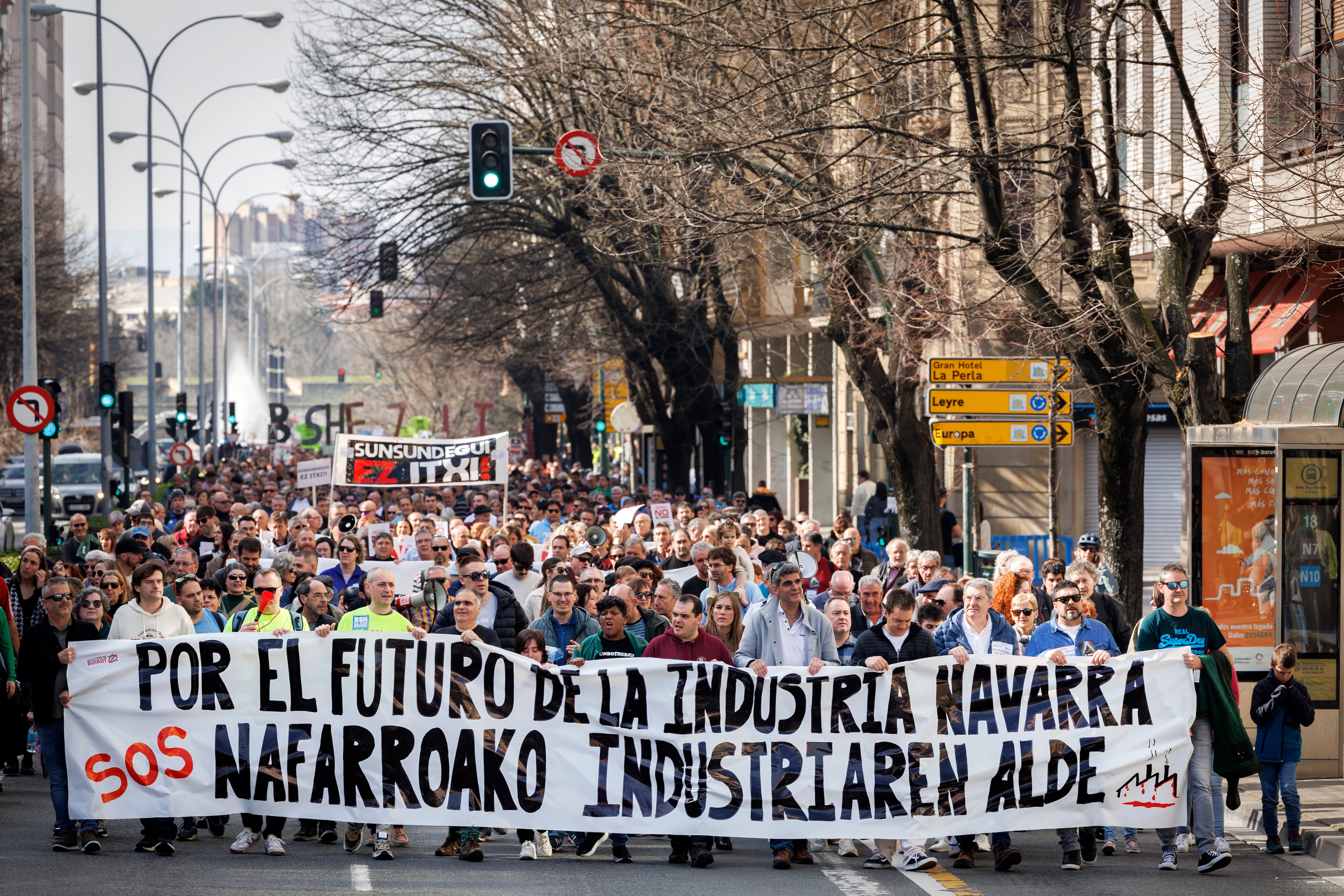 Manifestantes durante una protesta en Pamplona (Navarra).