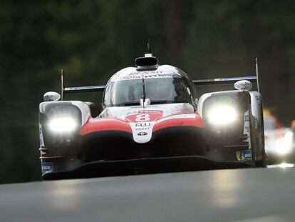 El Toyota TS050 conducido por Fernando Alonso.