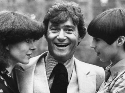 Vidal Sassoon, con dos modelos en el Albert Hall