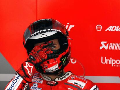 Jorge Lorenzo se prepara para salir a la pista en Motegi.