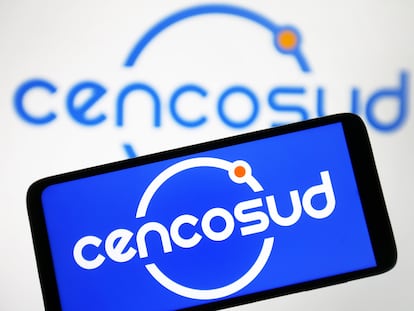 El logo de Cencosud en una fotografía ilustrativa.