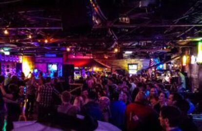 Interior del Rebels Saloon, 'country bar' en Austin, TExas (EE UU).