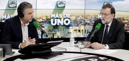 Rajoy, amb el periodista Carlos Alsina, a Onda Cero.