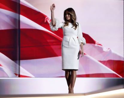 El vestido que Melania Trump utilizó en la Convención Republicana fue uno de sus grandes aciertos. El atuendo se agotó en menos de 24 horas. Era un diseño nupcial de la firma Roksanda y en el portal de Net-a-Porter se vendía por 1.897 dólares.