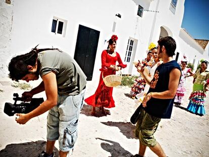 Una imagen del rodaje de <i>Malviviendo.</i> Con rastas, David Sainz, uno de sus directores<i>.</i>