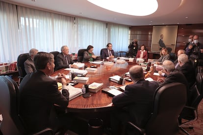 Reunión del Pleno del Tribunal Constitucional, en diciembre de 2021.