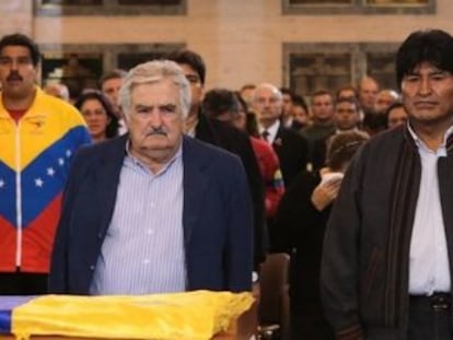 De izquierda a derecha, Cristina Fernández, Nicolás Maduro, José Mujica y Evo Morales ante el féretro de Hugo Chávez, el 6 de marzo en Caracas.