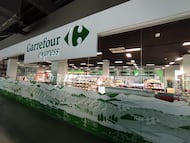 Exterior de un supermercado Carrefour Express en Granada.