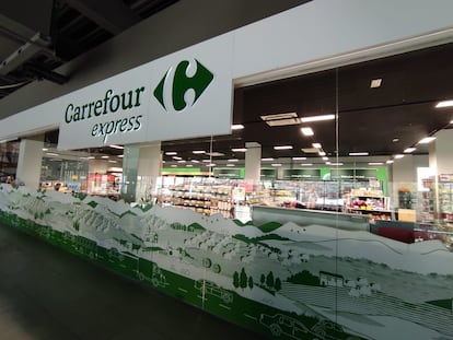 Supermercado de Carrefour en Granada.