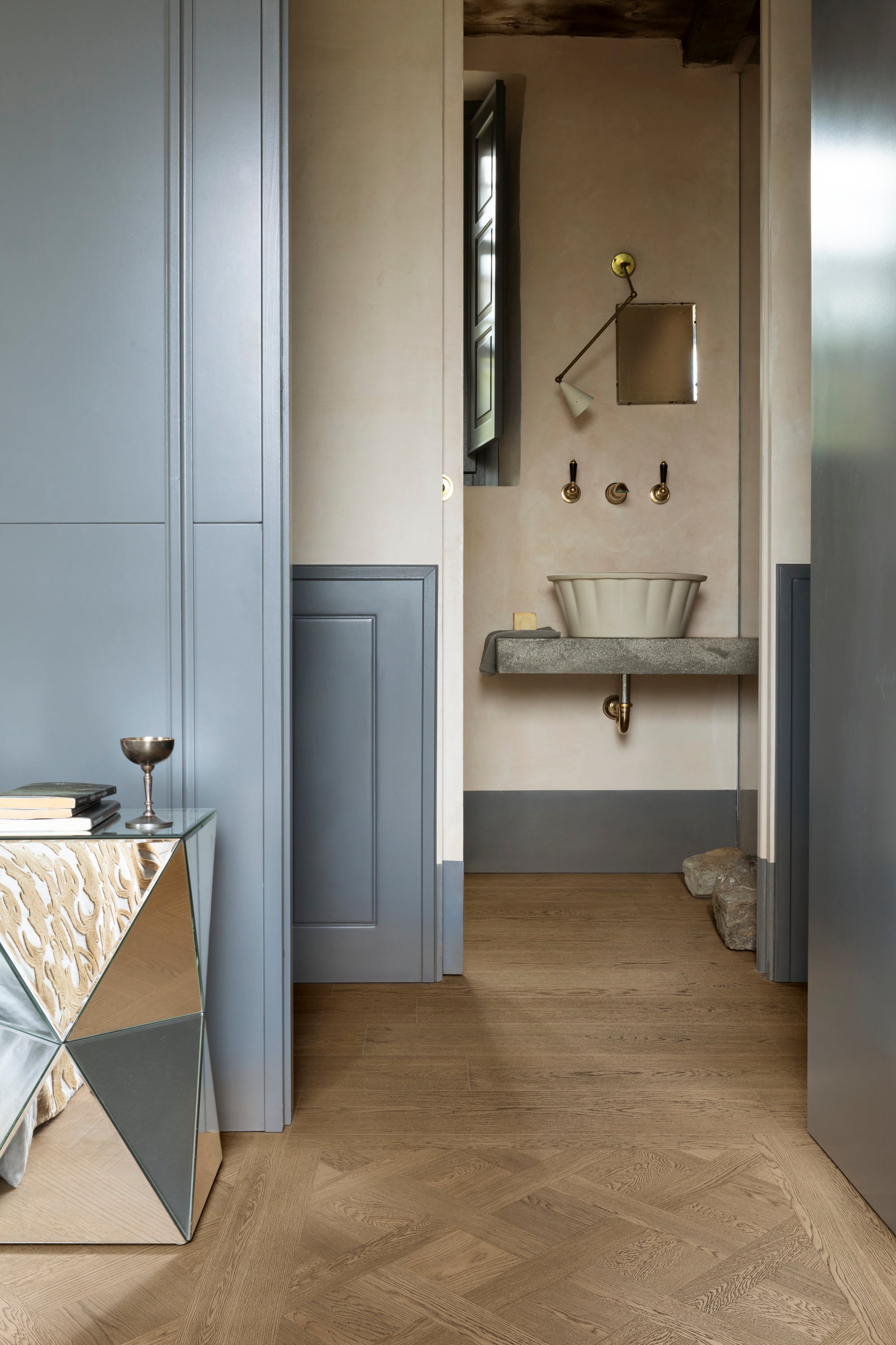 Los 'nobles' porcelánicos con efecto madera de la colección Intrecci de Marazzi mejoran casi el original.  