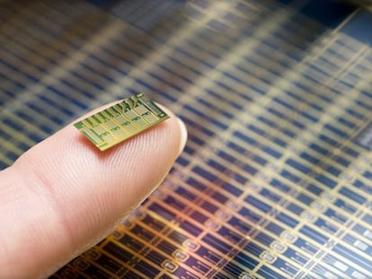 El anticonceptivo del futuro ya es una realidad: un chip por control remoto