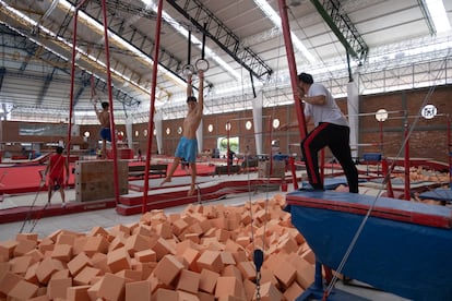 Práctica de anillas en el coliseo Eustorgio Colmenares de Cúcuta.