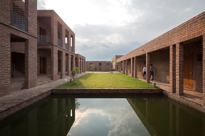 Una imagen del interior del Friendship Hospital diseñado por el estudio bangladeshí Kashef Chowdhury/URBANA.