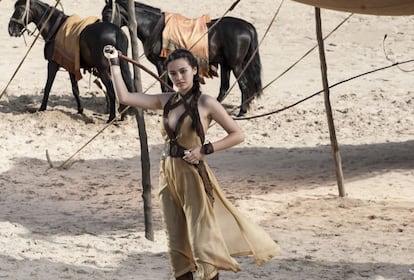 <b>Qui és</b>: Nymeria Sand <br> <b>Què vol</b>: Una altra filla bastarda d'Oberyn i la segona de les Serps de Sorra, només que la seva mare no és una prostituta sinó una dona noble de Volantis. Interpretada per Jessica Henwick, George R. R. Martin descriu Nymeria com una dona més bella que la seva germanastra gran, però igual de ferotge. La seva especialitat són les dagues, el fuet i les fulles.