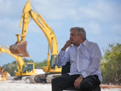 El presidente Andrés Manuel López Obrador, en Calkini, Campeche, donde supervisó los avances de los trabajos del proyecto del Tren Maya, en diciembre de 2020.
