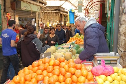 Este mercado es un reflejo del orden europeo del que hacen gala muchos israelíes y el connatural caos de Oriente Próximo.