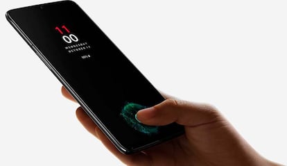 El lector de huellas en pantalla y el notch en forma de gota de agua son los elementos más distintivos del OnePlus 6T