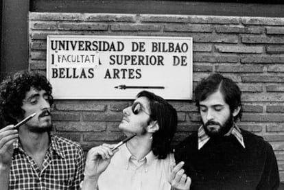 Tres estudiantes de la Escuela de Bellas Artes a finales de los años setenta.