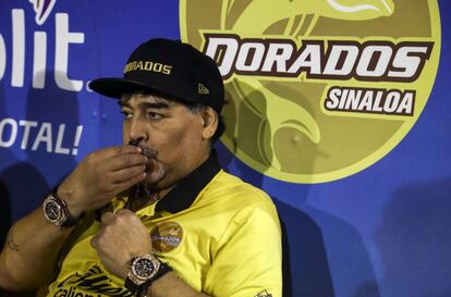 Maradona, durante un partido con Dorados de Sinaloa.