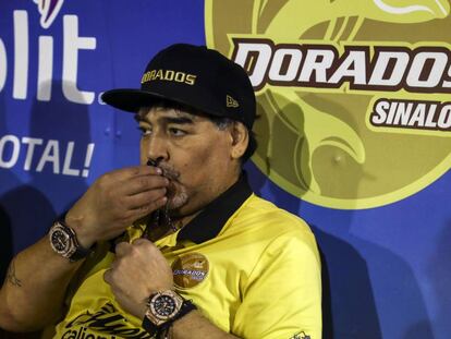 Maradona, durante un partido con Dorados de Sinaloa. 
