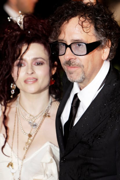 El director Tim Burton junto a su esposa, Helen Bonham Carter