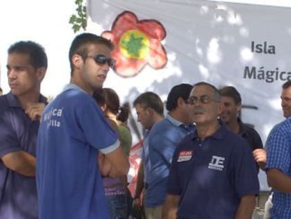 Trabajadores de Isla M&aacute;gica, durante una protesta.