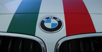 Cap&oacute; de un BMW con la bandera mexicana en San Luis Potos&iacute; (M&eacute;xico), el 16 de junio de 2016. 