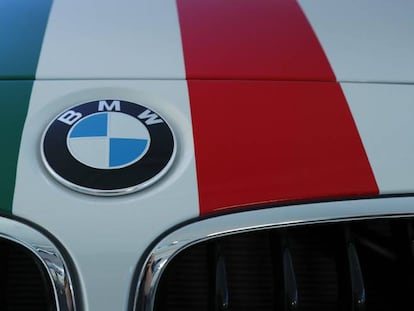 Cap&oacute; de un BMW con la bandera mexicana en San Luis Potos&iacute; (M&eacute;xico), el 16 de junio de 2016. 