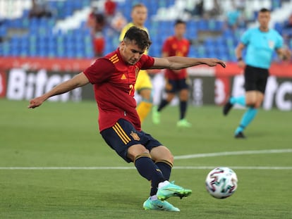 Brahim Díaz, durante un amistoso que jugó la selección sub-21 ante Lituania, en sustitución de la absoluta por el confinamiento de esta durante la pandemia, en 2021.