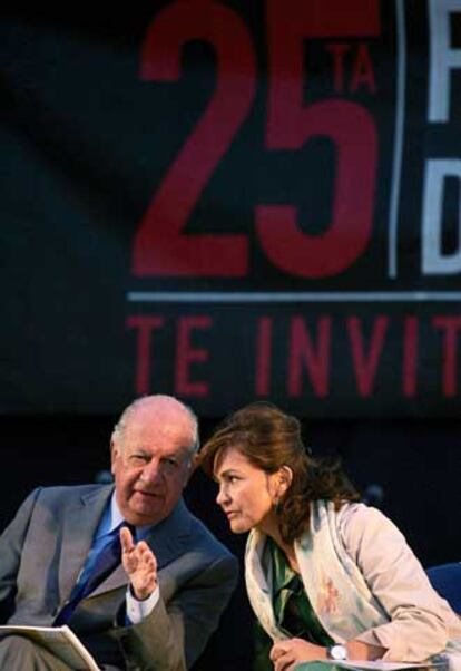 El presidente Ricardo Lagos y la ministra Carmen Calvo, en la inauguracin de la Feria Internacional del Libro de Santiago.