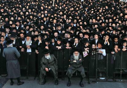 Judíos ultraortodoxos participan en una manifestación en contra del servicio militar obligatorio del ejército israelí, en Jerusalén (Israel).