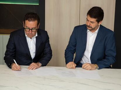 Firma del acuerdo de Ingenostrum y Alfa Laval.