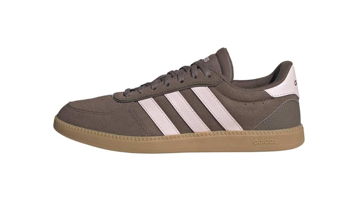Adidas BREAKNET Sleek.