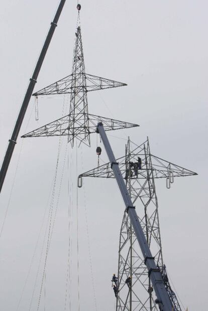 Reparación de una de las líneas en Platja d&#39;Aro.