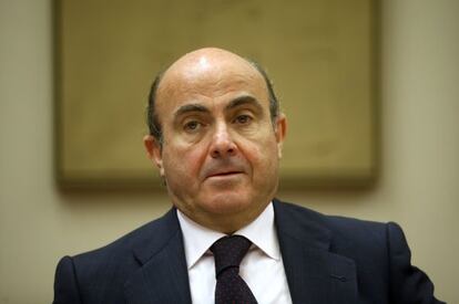 El ministro de Economía, Luis de Guindos, en el Congreso.