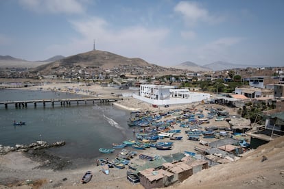 La bahía y el poblado de Chancay.