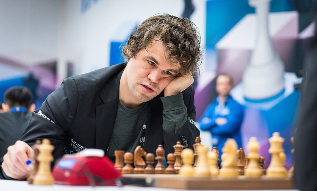 Torneo de ajedrez de Wijk aan Zee Carlsen, a un punto del líder, Abdusattórov, a tres rondas