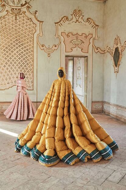 La colección de Moncler en colaboración con Valentino.